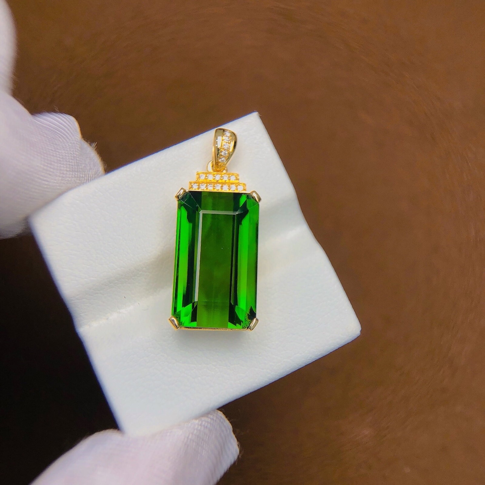 8.6Ctw Natural Tourmaline Pendant: 8.6Ctw Natural Tourmaline Pendant,Size:16.8mmx10.4mm 8.6Ctw天然碧玺吊坠
