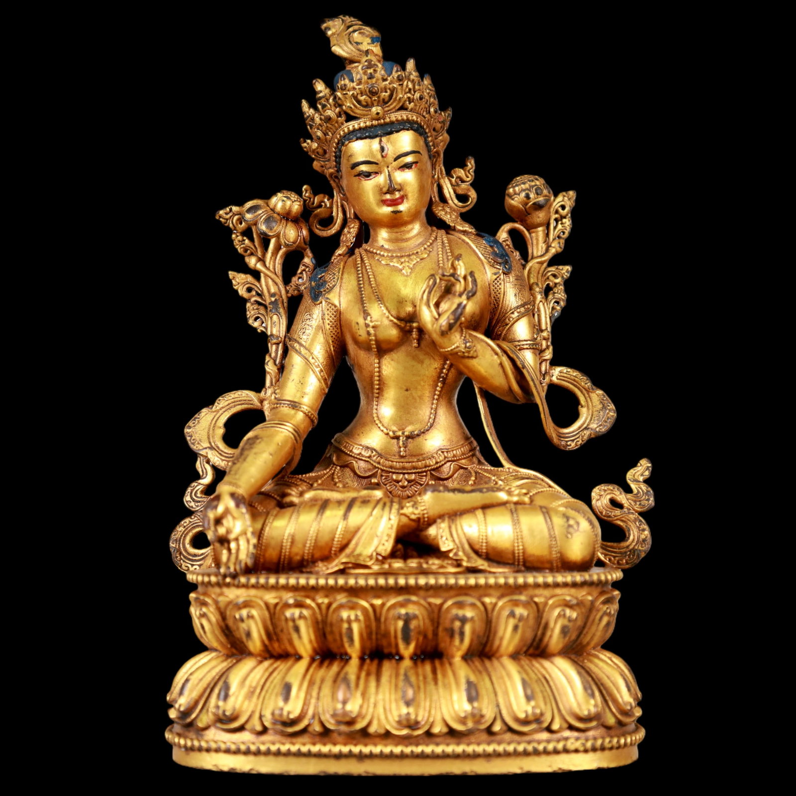 A Exquisite Gilt Bronze Statue of Tara Buddha statue: A Exquisite Gilt Bronze Statue of Tara Buddha statue Qing Dynasty, China Size:2.8inx2.4inx5.7in Weight:600g铜鎏金度母佛像 中国清代 Siz