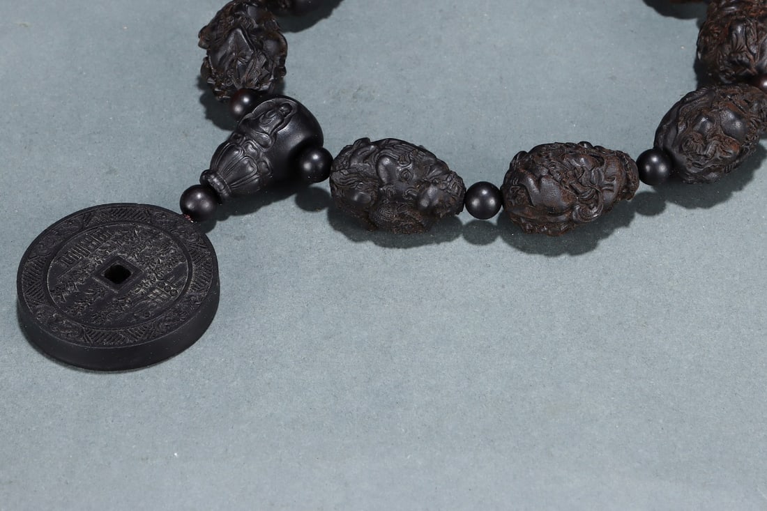 An Exquisite Eaglewood Bracelets - 4