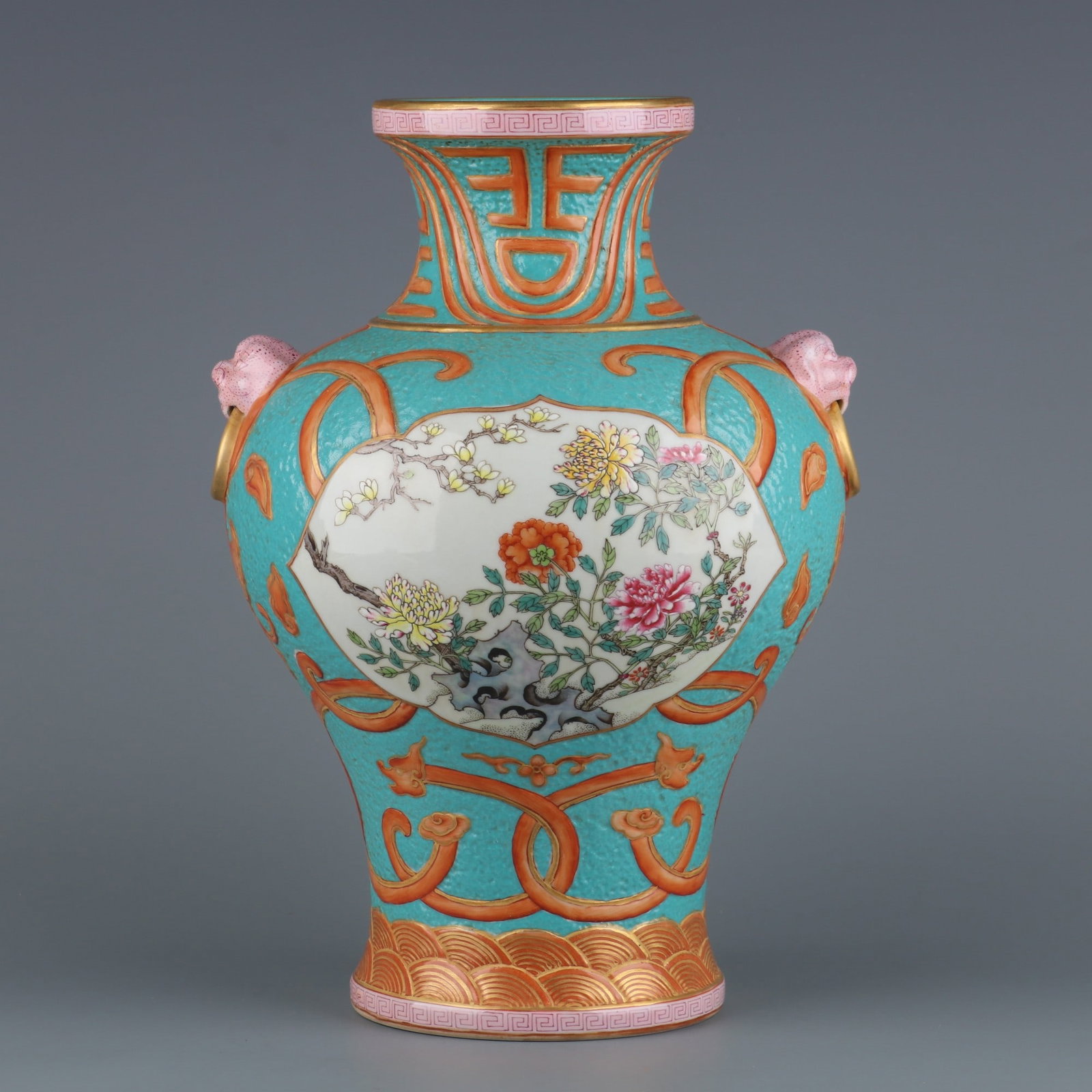 An Exquisite Famille-Rose Green Ground Painted Gold Flower Pattern Double-Ears Vase: An Exquisite Famille-Rose Green Ground Painted Gold Flower Pattern Double-Ears Vase Qing Dynasty, China Qianlong Six-character Mark Size:11.3in松石绿地描金夔&