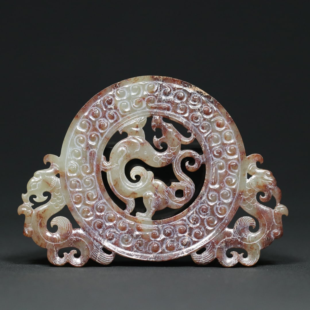 An Exquisite White Jade Dragon and Phoenix Pattern Ornament: An Exquisite White Jade Dragon and Phoenix Pattern Ornament Han Dynasty, China Size:3.5inx2.5inx0.2in Weight:46.2g白玉龙凤纹出廓璧玉璧 È