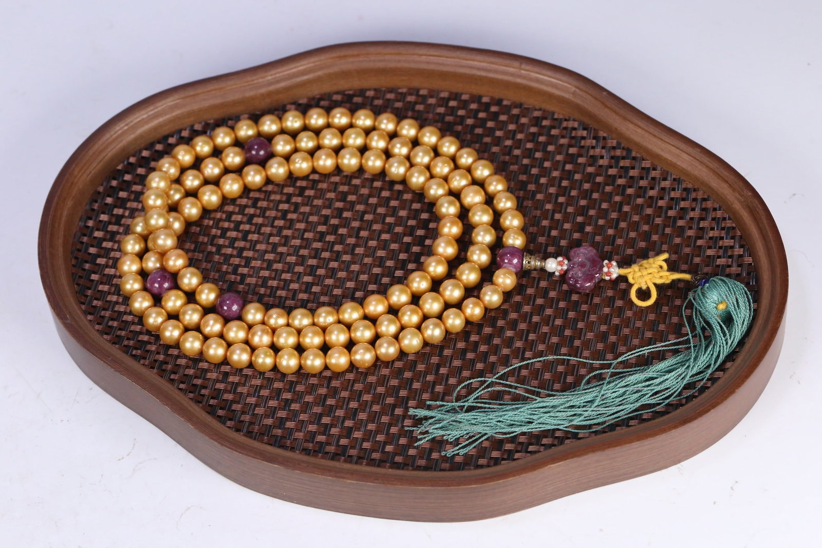 An Exquisite Pearl Bracelets: An Exquisite Pearl Bracelets Qing Dynasty, China Size:0.4in Weight:153.4g珍珠108佛珠一串 中国清代 Size:1.0cm Weight:153.4g