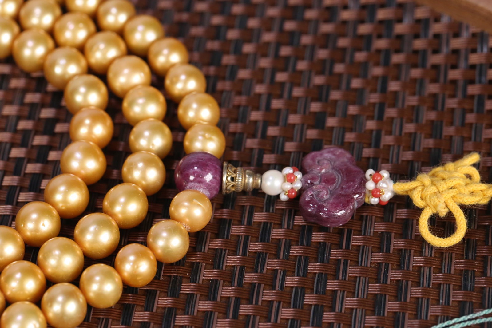 An Exquisite Pearl Bracelets - 3