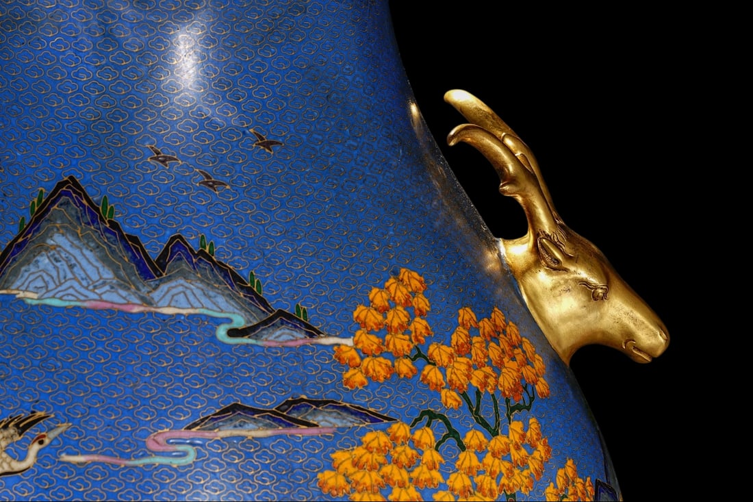 An Exquisite Cloisonne Sika Deer Pattern Flower and Bird Pattern Double-Ears Vase - 3