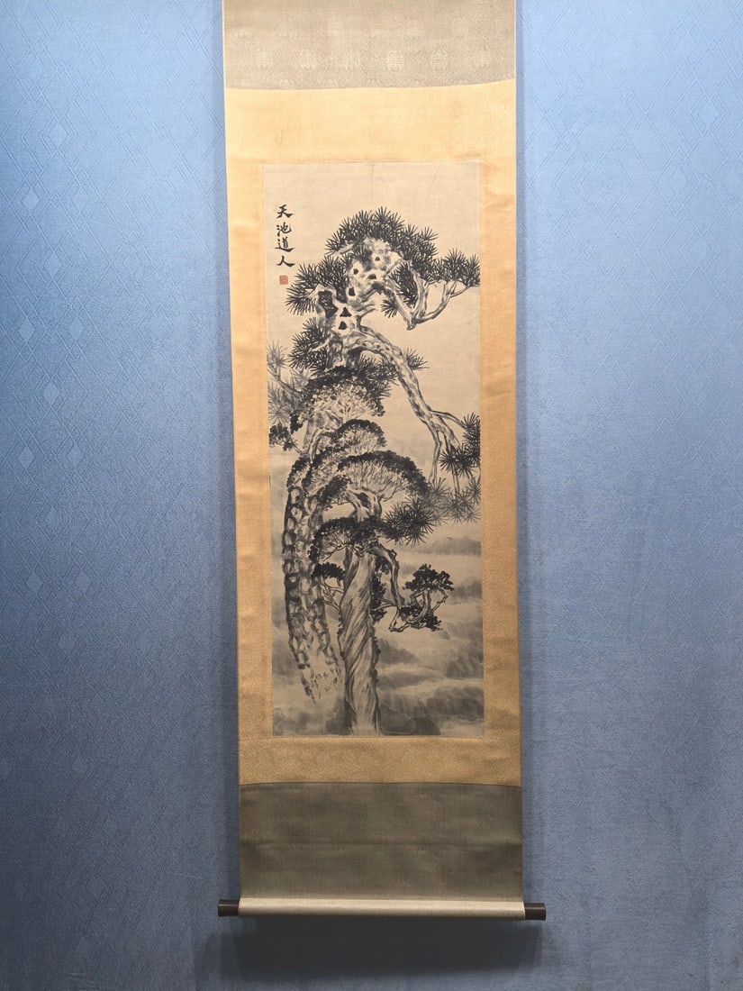 A Chinese Vertical Scroll Ink Painting of Flower on Paper: A Chinese Vertical Scroll Ink Painting of Flower on Paper Xu wei Without frame Size:17.7inx47.2in徐渭花卉 纸本立轴Without frame Size:45cmx120cm