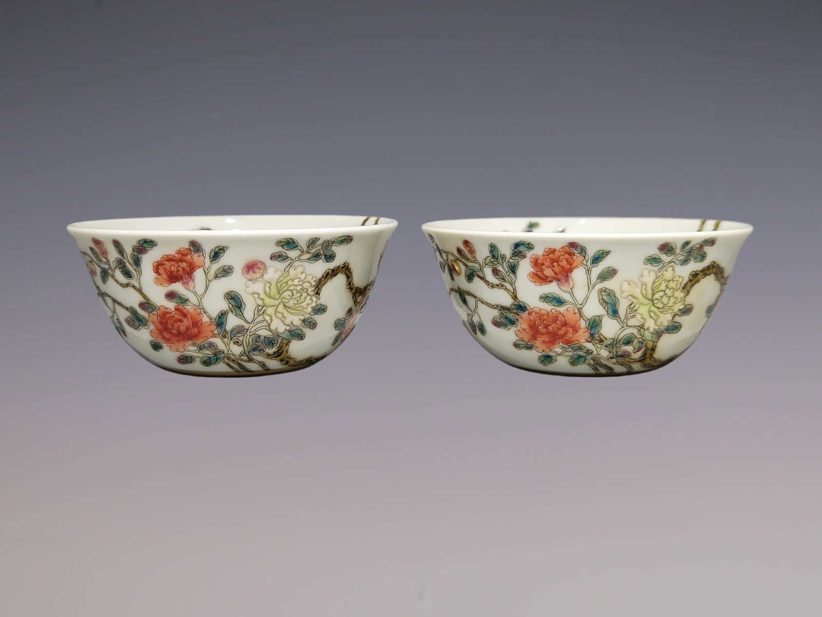 An Exquisite Famille-Rose Flower Pattern Cup: An Exquisite Famille-Rose Flower Pattern Cup Qing Dynasty, China Yongzheng Six-character Mark Size:1.5inx3.4in粉彩过墙石榴花杯 中国清&