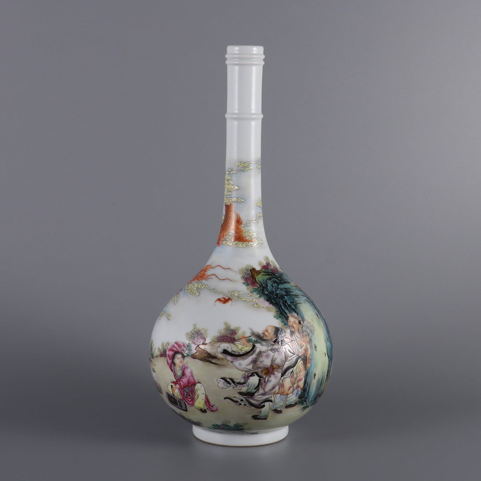 An Exquisite Famille-Rose Character and Story Pattern Vase: An Exquisite Famille-Rose Character and Story Pattern Vase Qing Dynasty, China Yongzheng Six-character Mark Size:11.8inx5.1in粉彩画龙点睛胆瓶