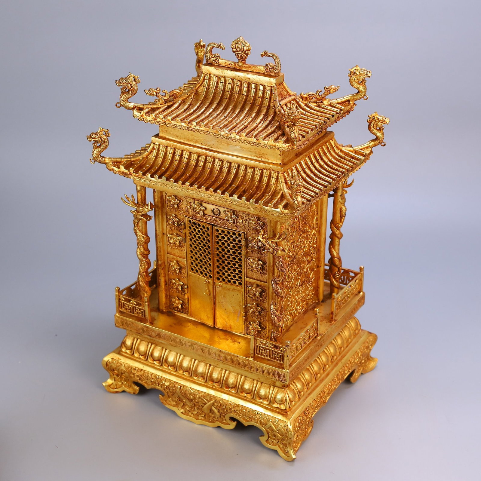 An Exquisite Gilt Bronze Pagoda - 4