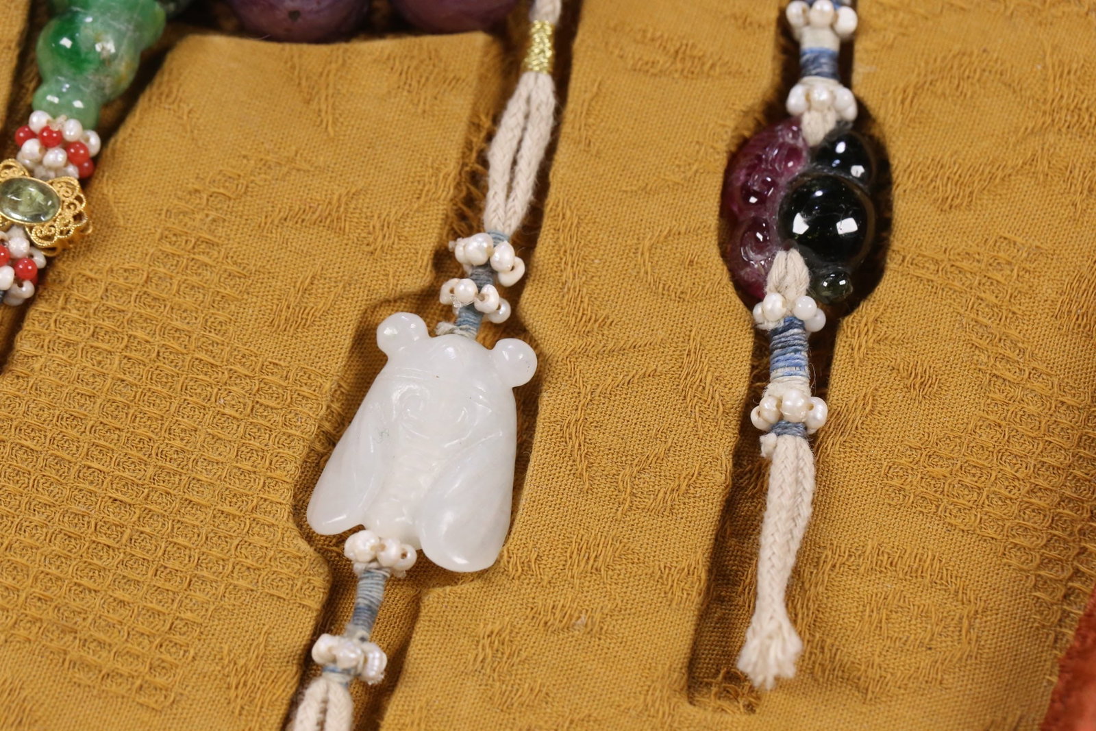 An Exquisite Gems Bracelets - 6