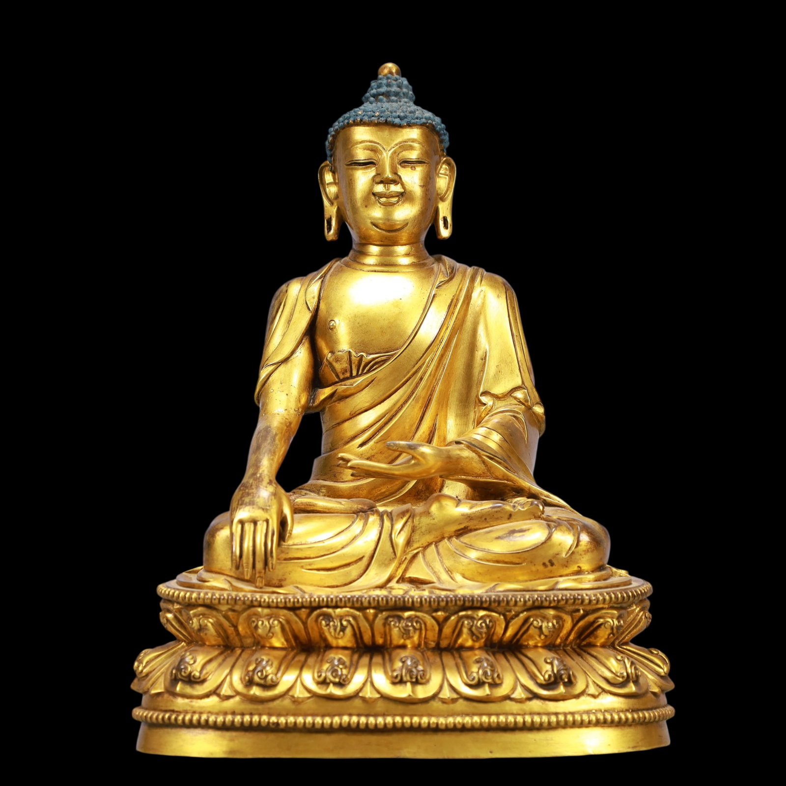 A Exquisite Gilt Bronze Statue of Sakyamuni: A Exquisite Gilt Bronze Statue of Sakyamuni Ming Dynasty, China Xuande Six-character Mark Size:6.9inx4.7inx9.4in Weight:4000g铜鎏金如来 中国明代