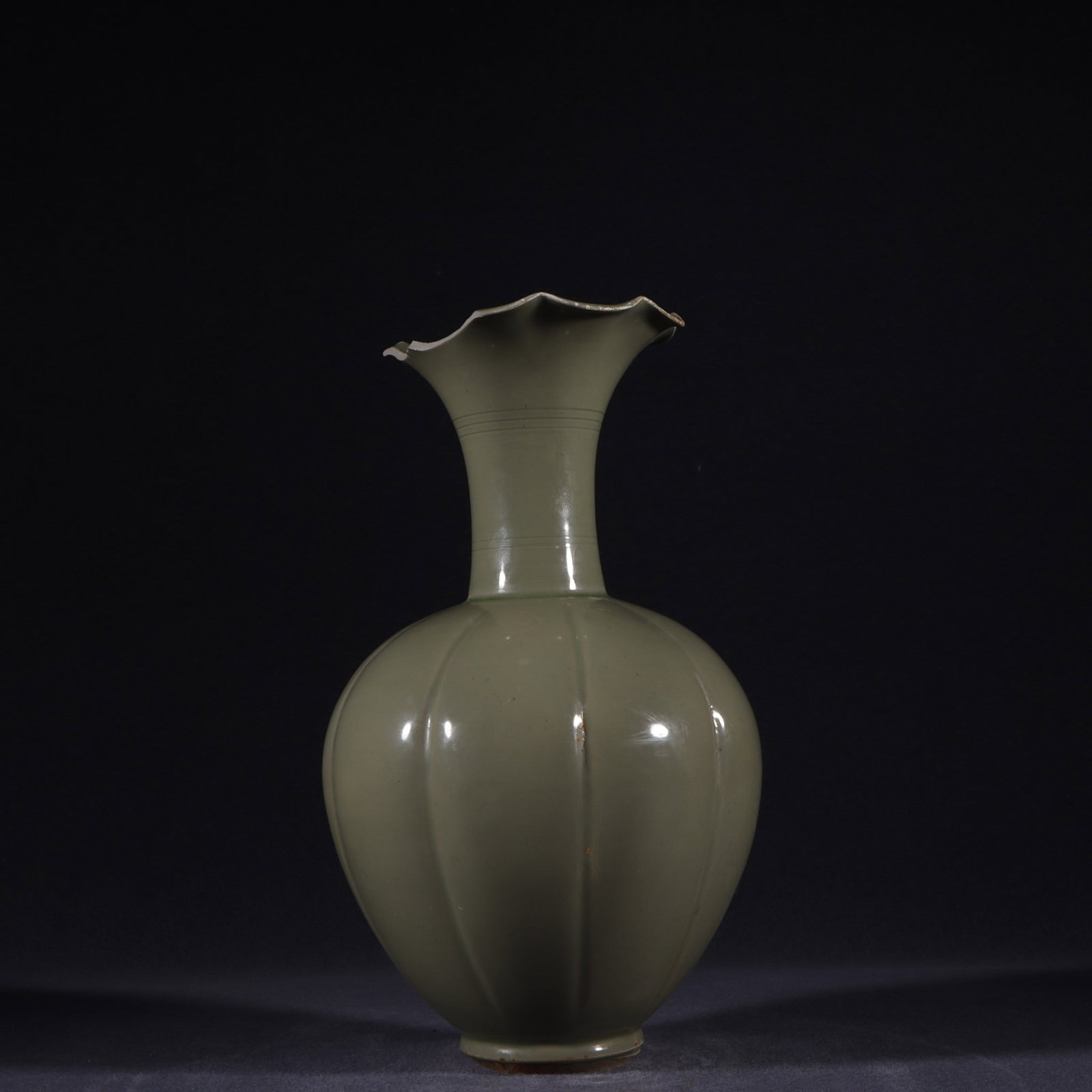 An Exquisite Yue yao Celadon Vase: An Exquisite Yue yao Celadon Vase Tang Dynasty, China Size:9.6inx5.7in越窑秘色青瓷花口瓶 中国唐代 Size:24.5cmx14.5cm
