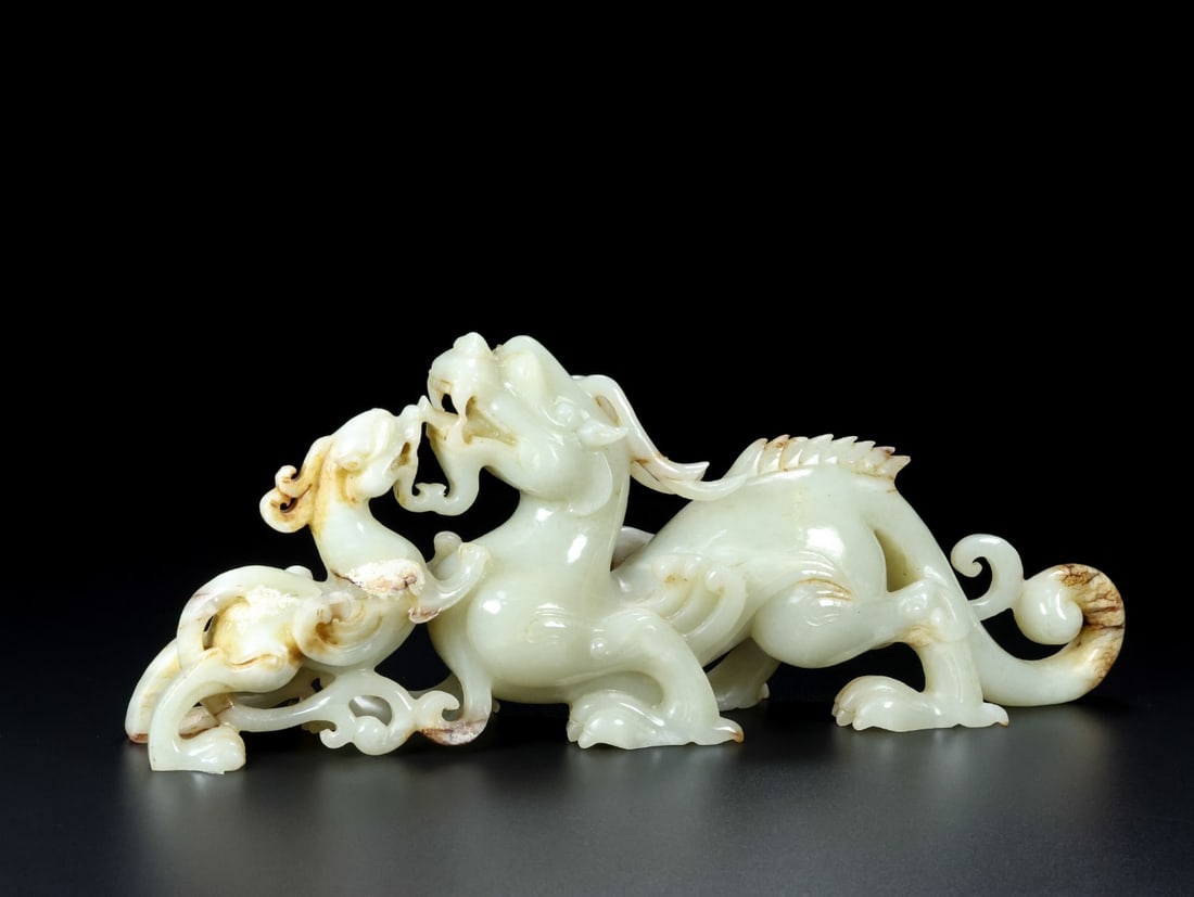 An Exquisite White Jade Dragon Ornament - 6