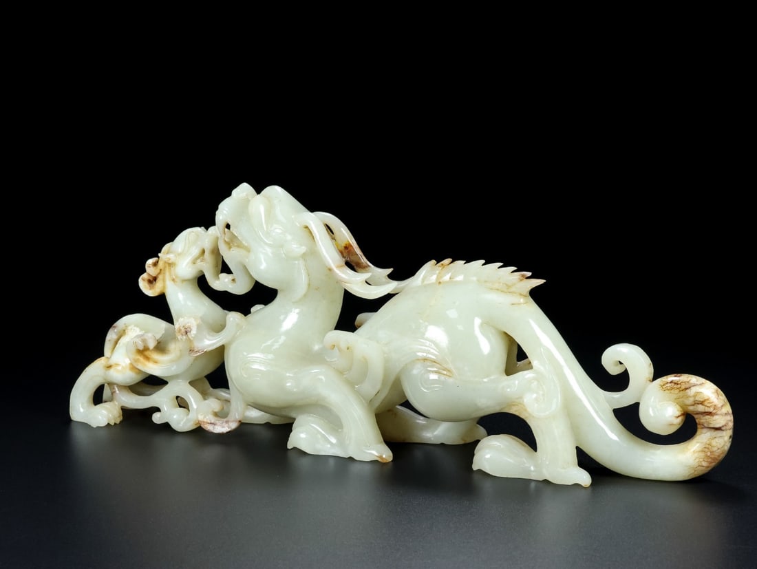 An Exquisite White Jade Dragon Ornament - 7
