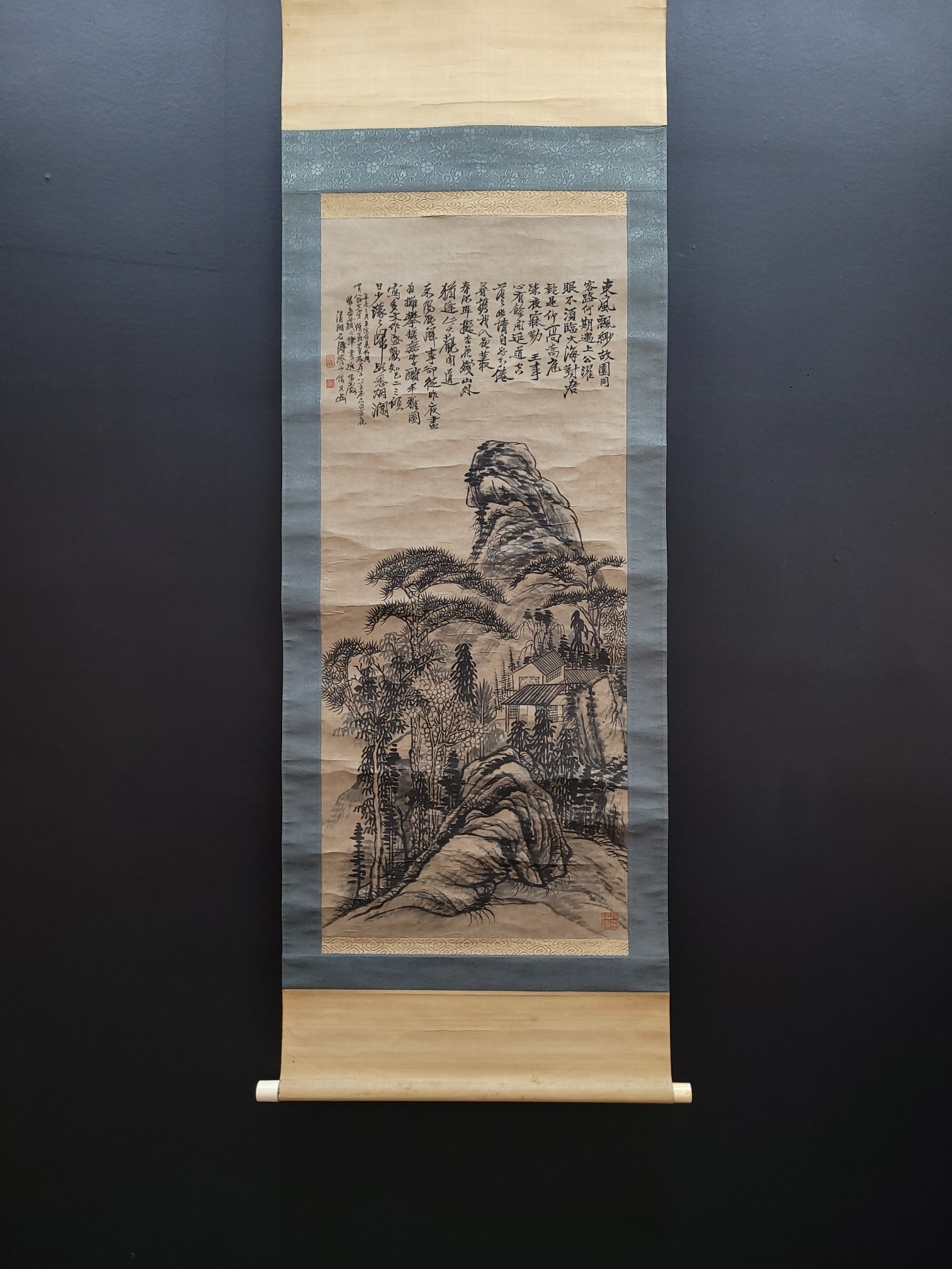 A Chinese Vertical Scroll Ink Painting of Landscape on Paper: A Chinese Vertical Scroll Ink Painting of Landscape on Paper Shi tao Without frame Size:16.7inx39.4in石涛山水 纸本立轴Without frame Size:42.5cmx100cm