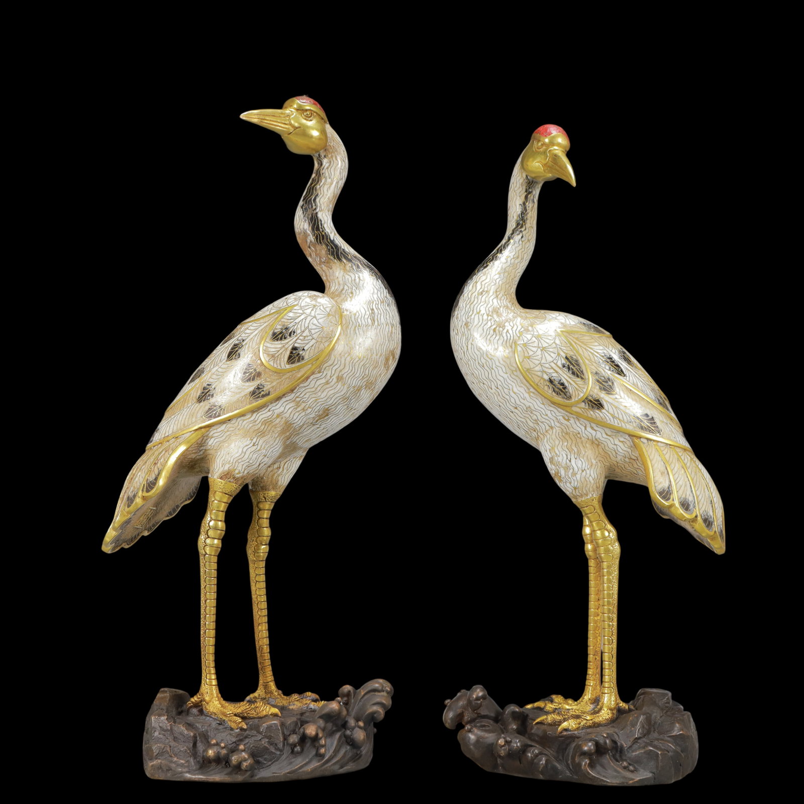 A Pair of Rare Cloisonne Pine Ornament: A Pair of Rare Cloisonne Pine Ornament Qing Dynasty China Qianlong Four-character Mark Size:7.1inx4.2inx14.7in Total Weight:6050g