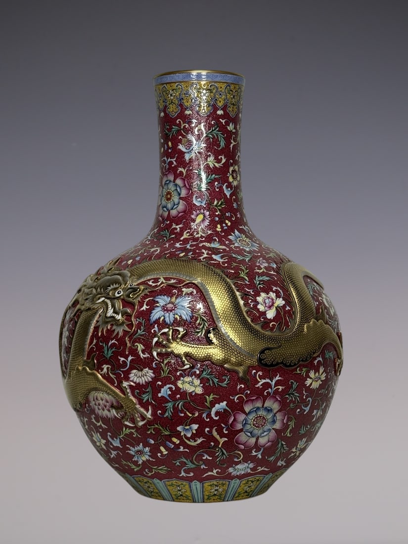An Exquisite Enamel Ruby Red-Glazed Painted Gold Dragon Pattern Lotus Pattern Vase - 2