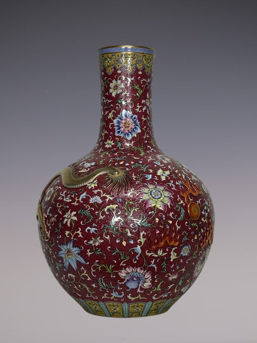 An Exquisite Enamel Ruby Red-Glazed Painted Gold Dragon Pattern Lotus Pattern Vase - 4