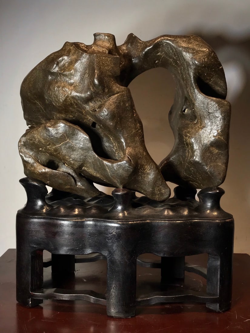 An Exquisite Taihu Stone Ornament - 2