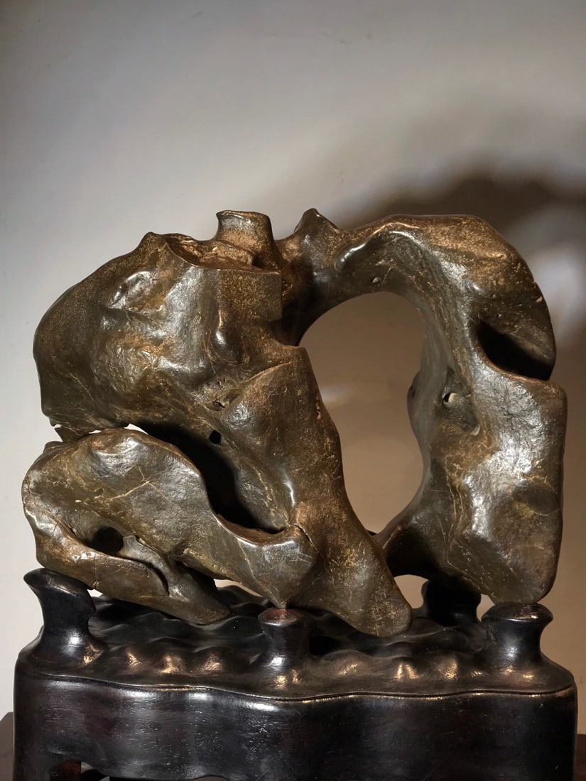 An Exquisite Taihu Stone Ornament - 3