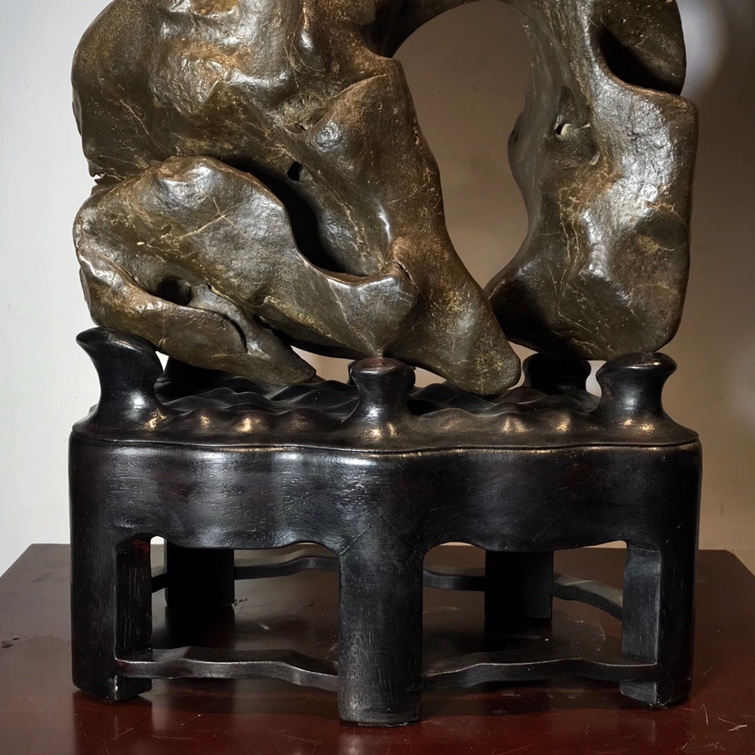 An Exquisite Taihu Stone Ornament - 4