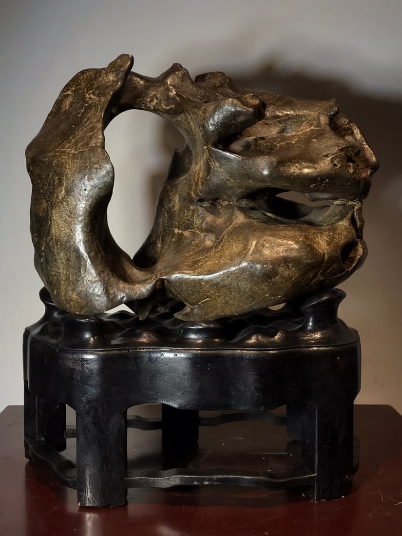 An Exquisite Taihu Stone Ornament - 8