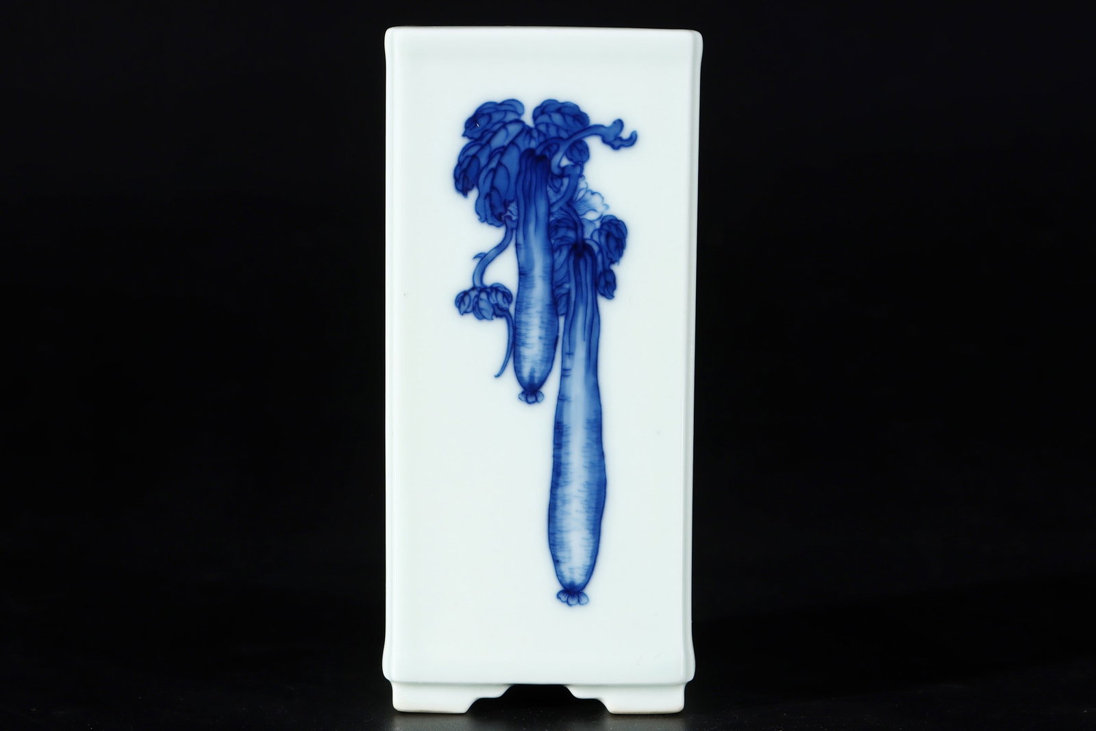 An Exquisite Blue and White Melon and Fruit Pattern Brush Pot: An Exquisite Blue and White Melon and Fruit Pattern Brush Pot Qing Dynasty, China Size:4.3inx2in青花瓜果纹小笔筒 中国清代 Size:1