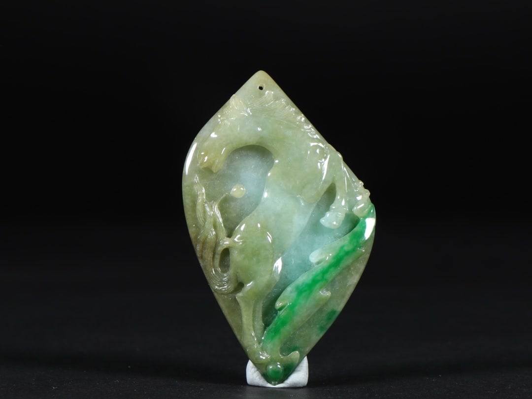An Exquisite Jadeite Horse Pattern Pendant - 3