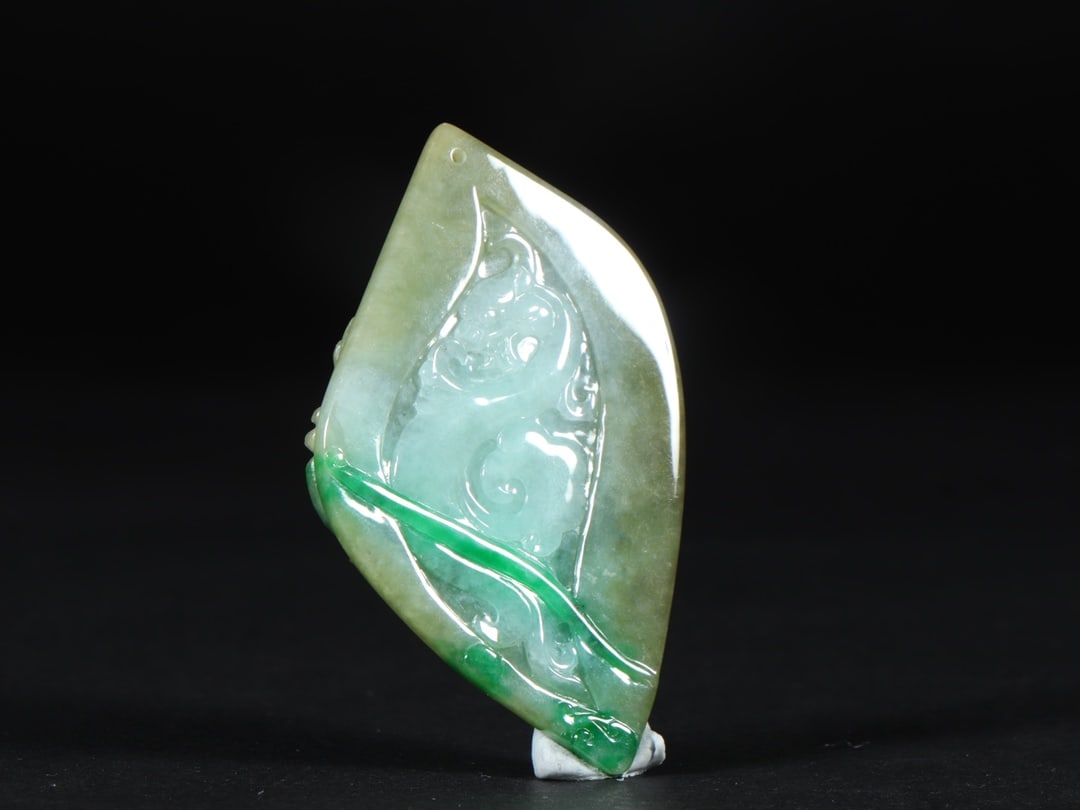 An Exquisite Jadeite Horse Pattern Pendant - 5