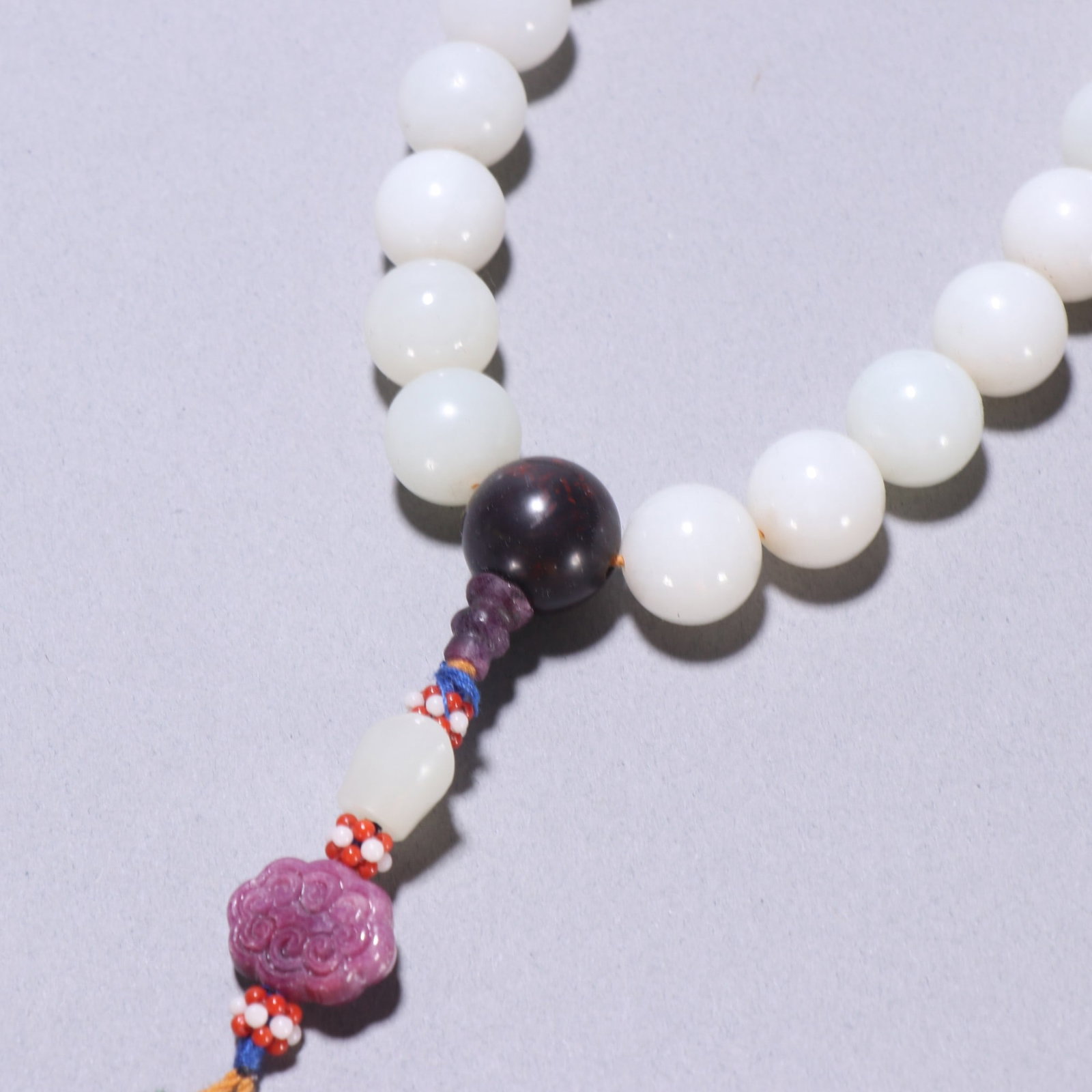 An Exquisite White Jade Bracelets - 2