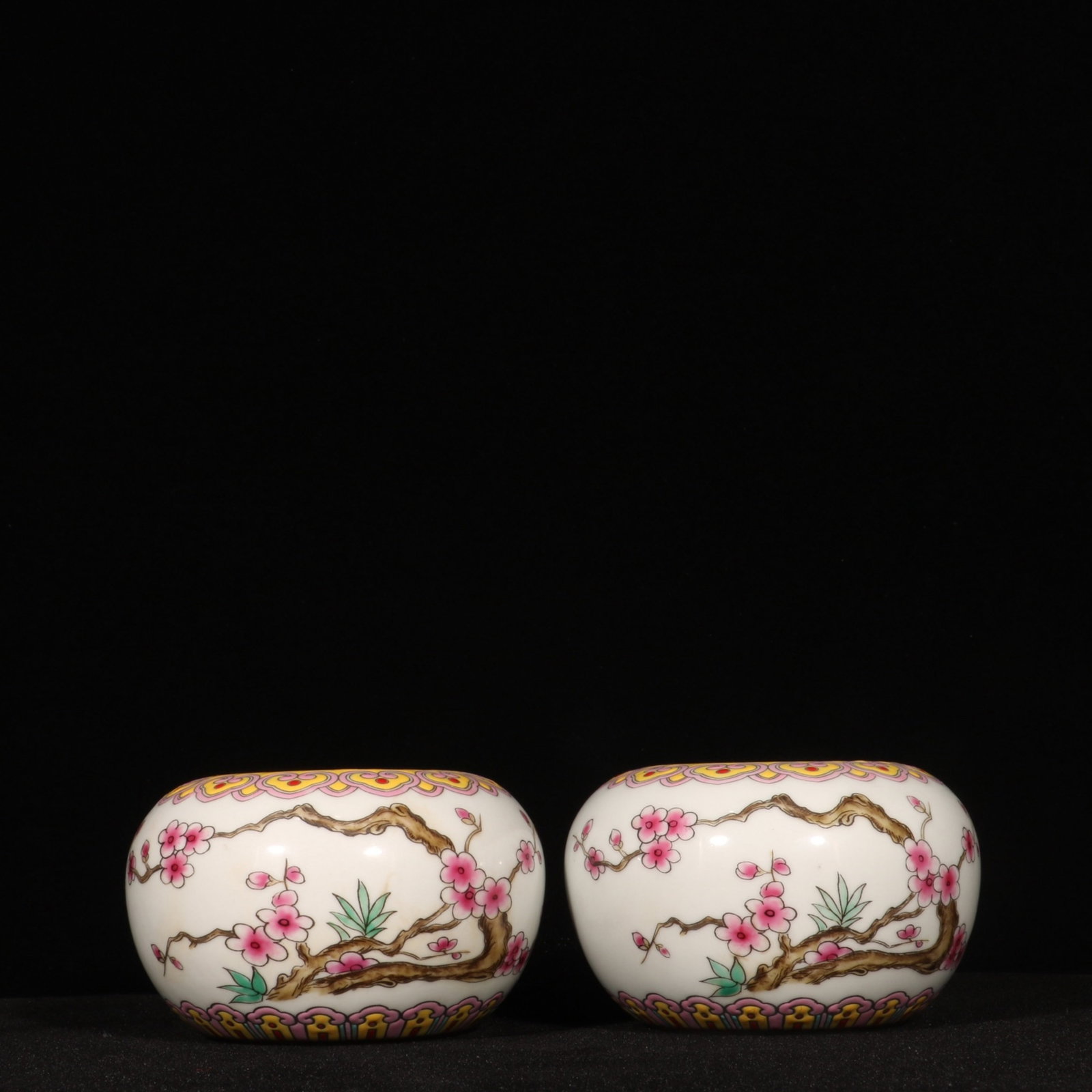 A Pair of Exquisite Famille-Rose Flower Pattern Brush Washers: A Pair of Exquisite Famille-Rose Flower Pattern Brush Washer,Qing Dynasty,China,Yongzheng Six-character Mark,Size:2.6inx3.7ins 一对粉彩花卉纹笔洗,