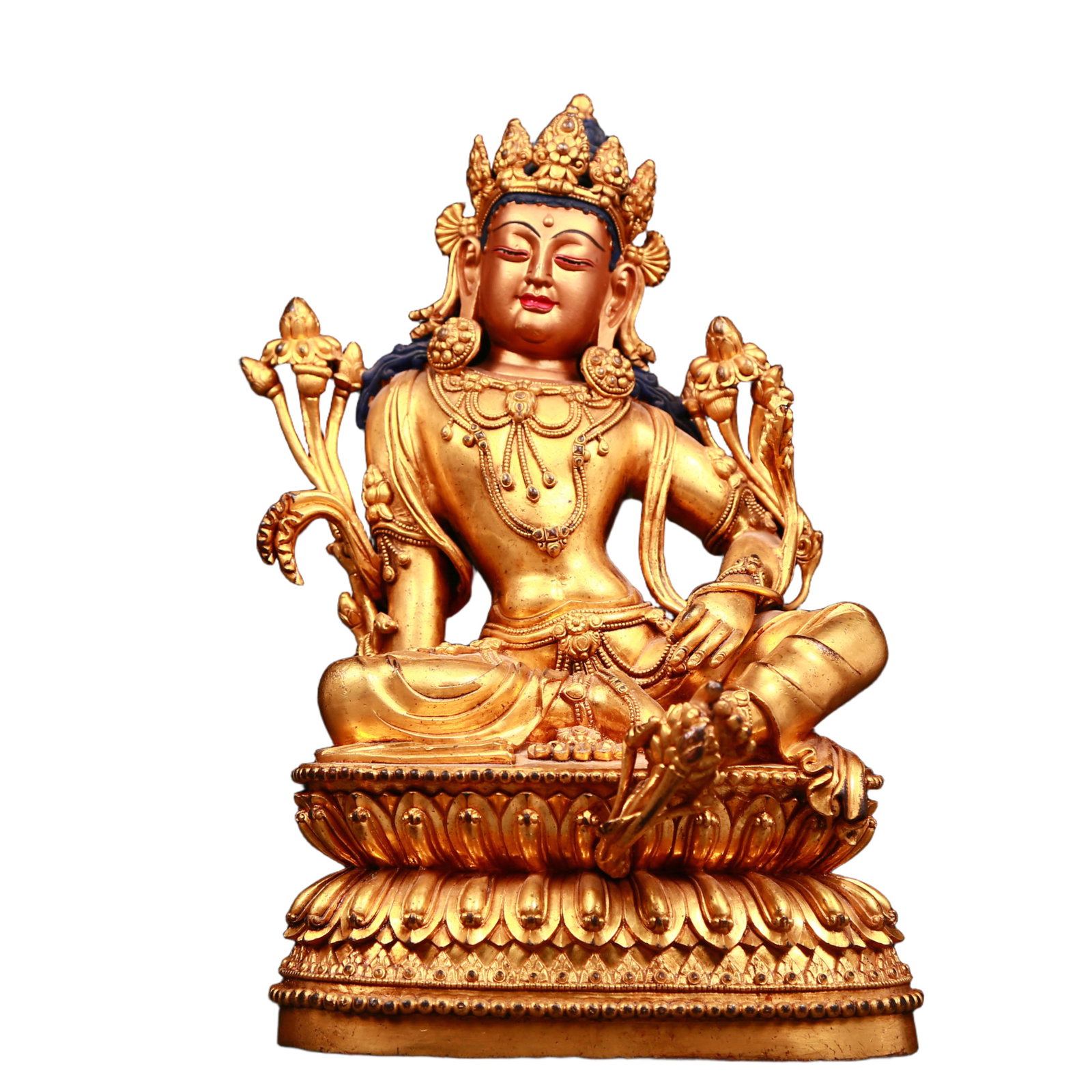 An exquisite gilt bronze statue of Bodhisattva: An exquisite gilt-bronze Bodhisattva statue ,Qing Dynasty, China, with a solemn and kind face and deep eyes, as if he can discern the suffering of all sentient beings, demonstrating his wisdom and com