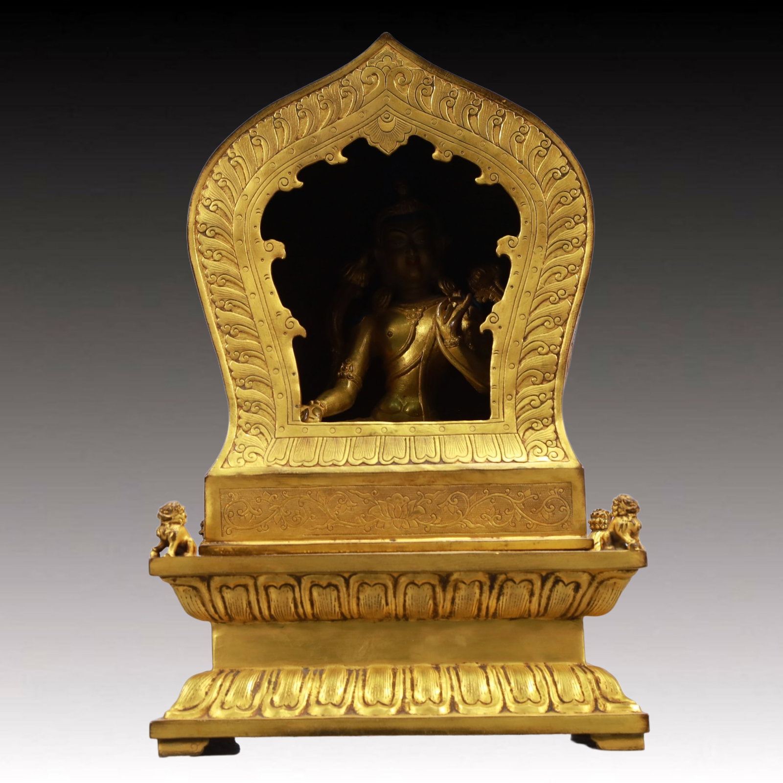 A Solemn Gilt Bronze Statue of Tara: A Solemn Gilt Bronze Statue of Tara,Ming Dynasty, China,Size:8.1inx5.9inx12.2in,Weight:5150g 铜鎏金度母像,中国明代
