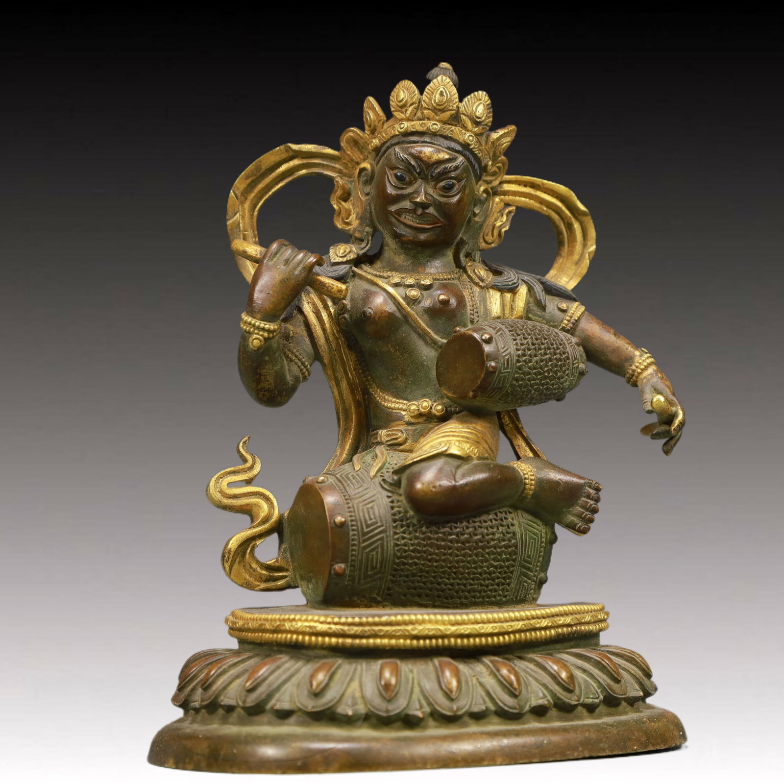 A Solemn Gilt Bronze Statue of Vajra: A Solemn Gilt Bronze Statue of Vajra,Qing Dynasty, China,Size:4.7inx3.5inx6.3in Weight:1250g 铜鎏金金刚像,中国清代