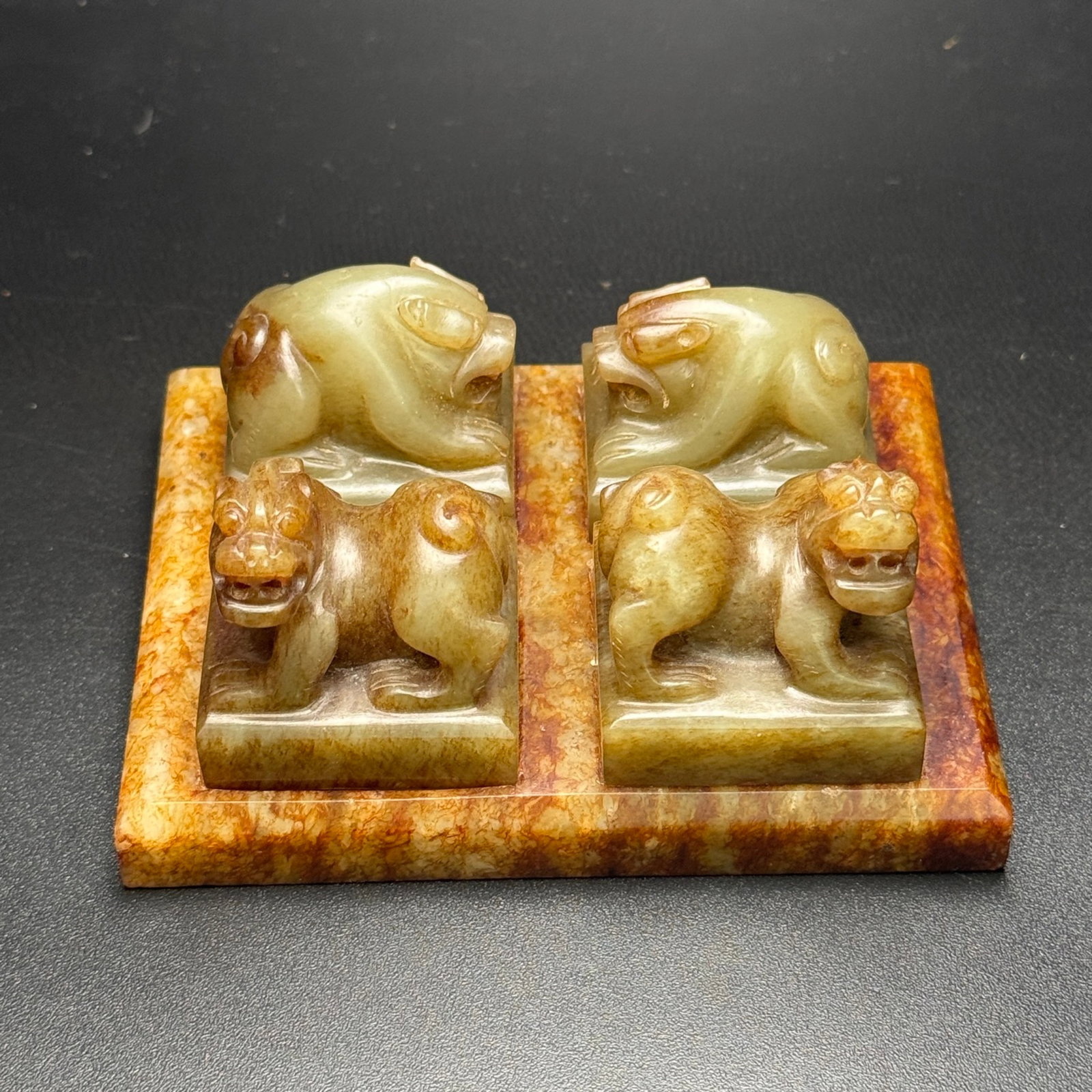 A Set of Fine Archaic Jade Beast Seal,With Inscriptions: A Set of Fine Archaic Jade Beast Seal,With Inscription,Ancient Time,China,Size:4.3inx3.3inx2in,Weight:646gs 一套高古玉兽印章,带铭文,&#