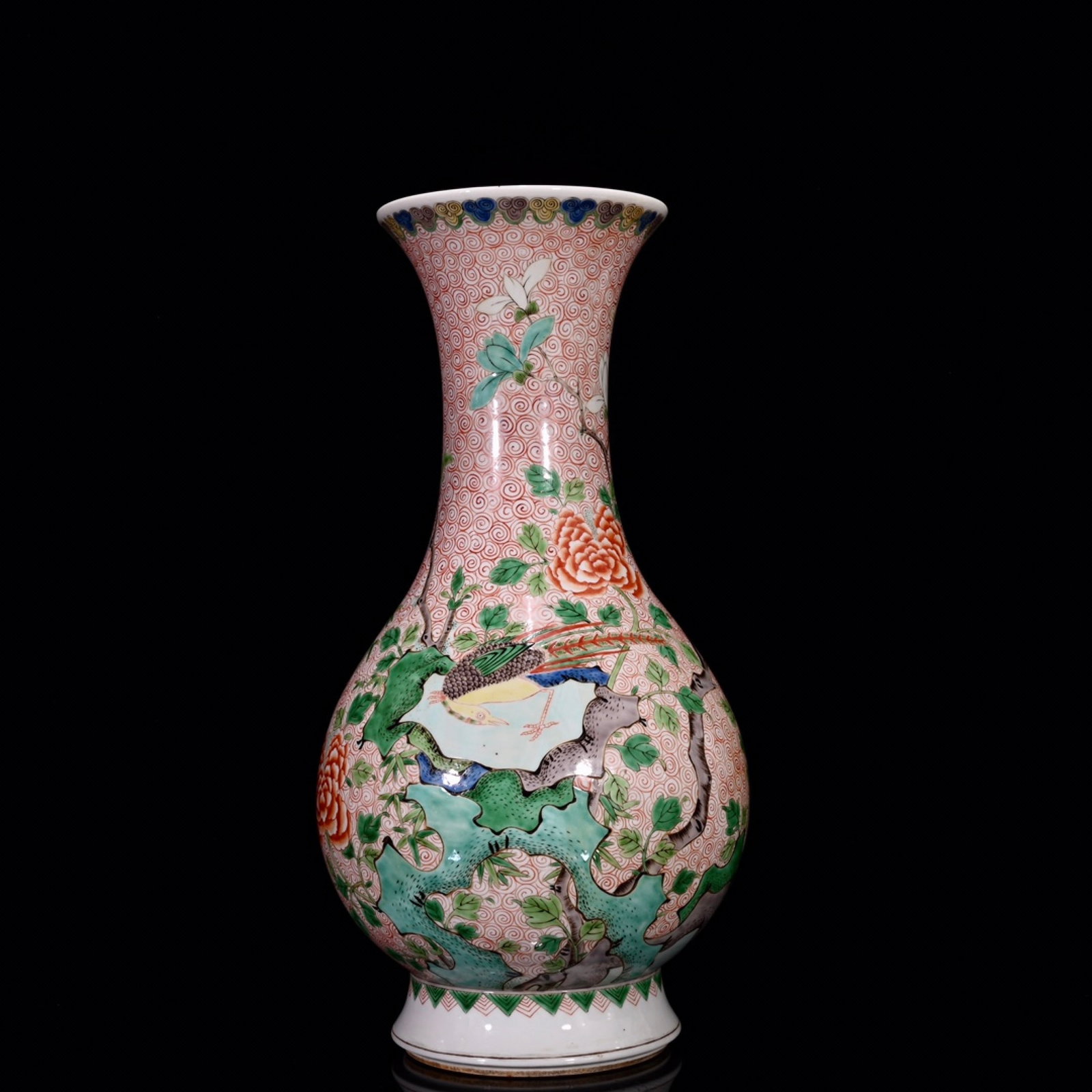 An Exquisite Famille-Rose Flower and Bird Pattern Vase: An Exquisite Famille-Rose Flower and Bird Pattern Vase,Qing Dynasty,China,Kangxi Six-character Mark,Size:17.5inx8.7in 粉彩花鸟纹瓶,中国清代,