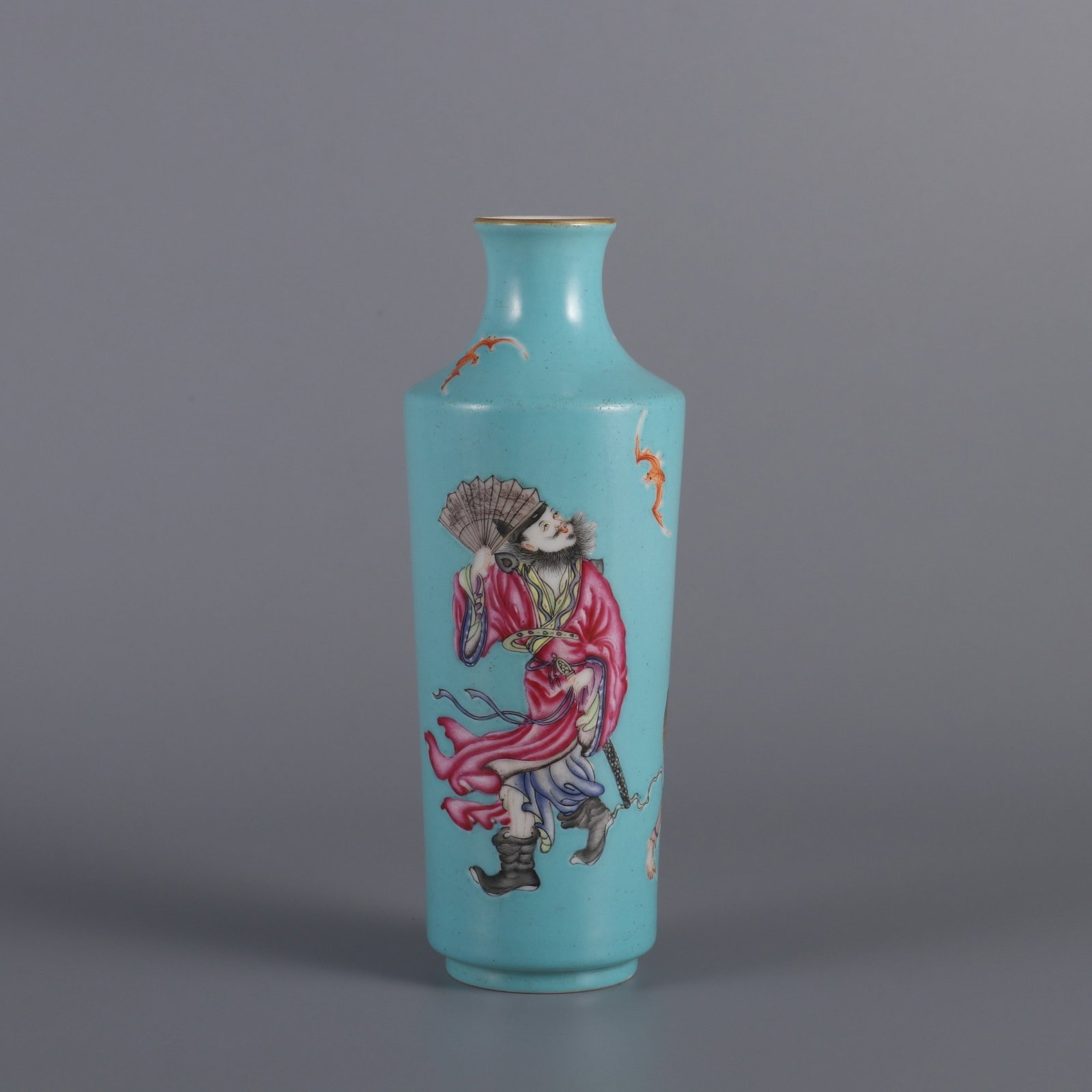 An Exquisite Green Ground Famille-Rose Figure Bats and Peach Pattern Vase: An Exquisite Green Ground Famille-Rose Figure Bats and Peach Pattern Vase,Qing Dynasty,China,Yongzheng Six-character Mark,Size:5.8inx2.2in 绿地粉彩福寿纹ī