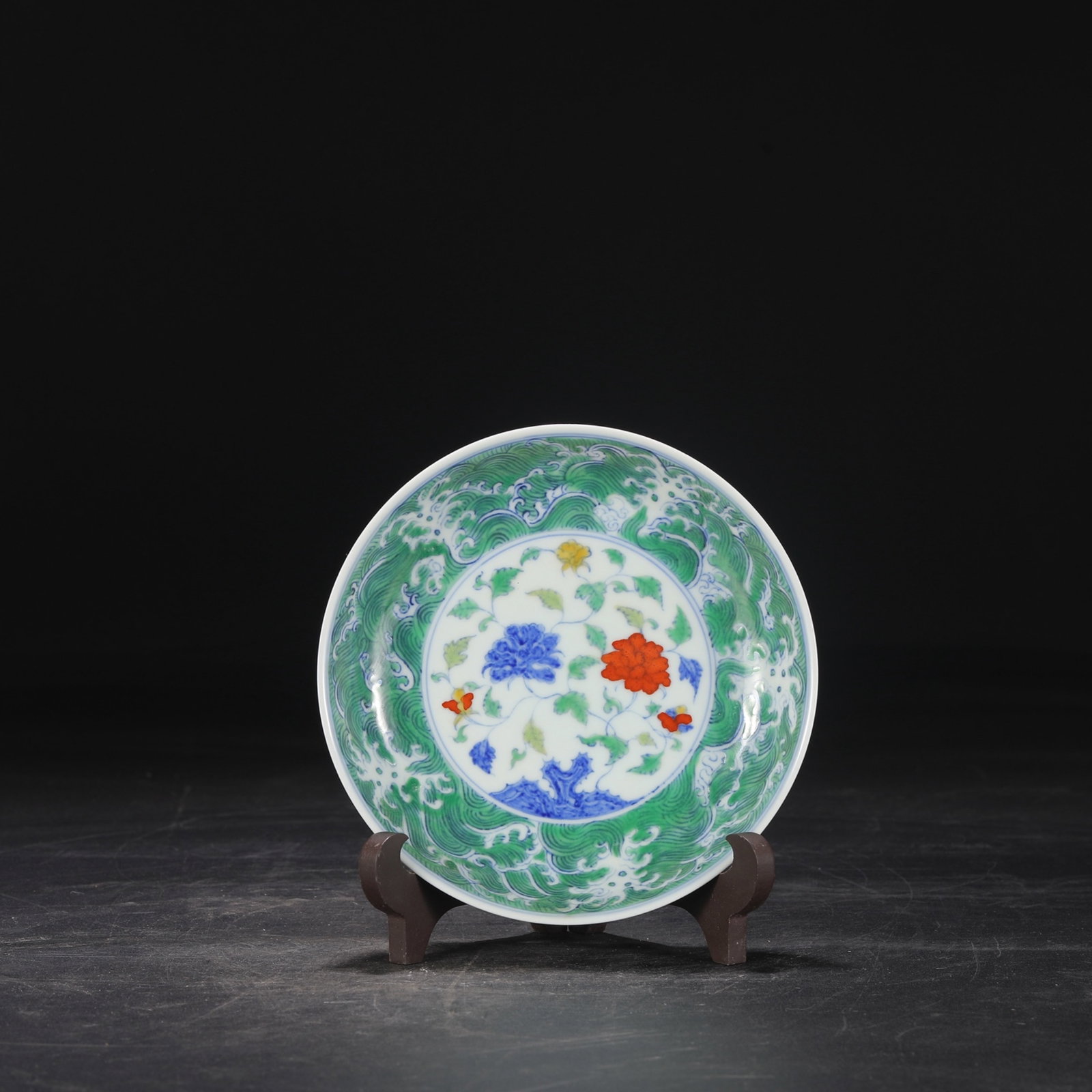 An Exquisite Doucai Flower Pattern Plate - 3