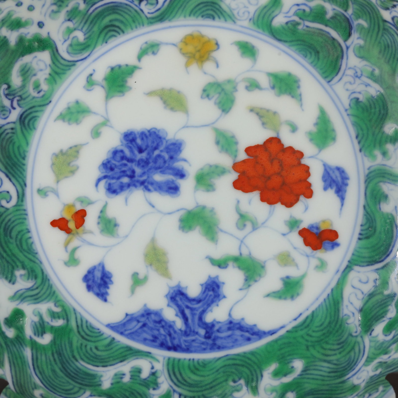 An Exquisite Doucai Flower Pattern Plate - 5