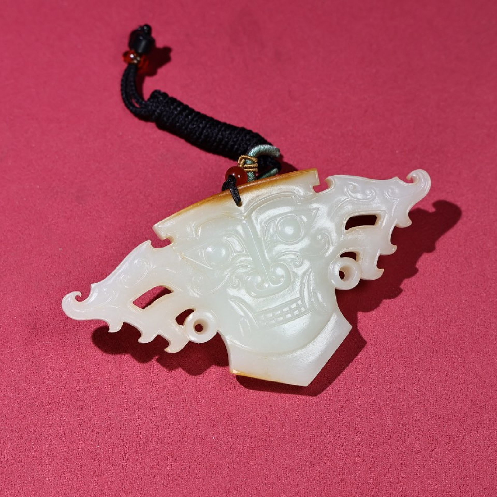 An Exquisite White Jade Beast-Face Pattern Ornament - 9