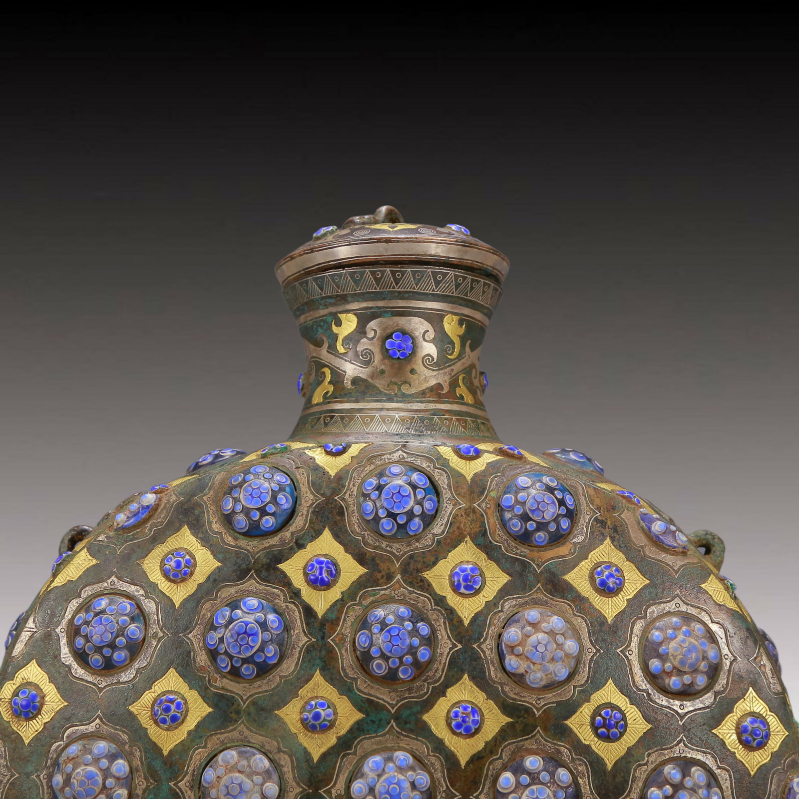 A Exquisite Gold and Silver-Inlaid Bronze Vase - 2