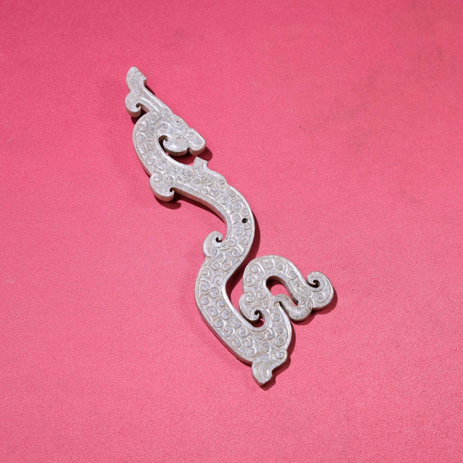 An Exquisite White Jade Dragon Pattern Pendant - 9