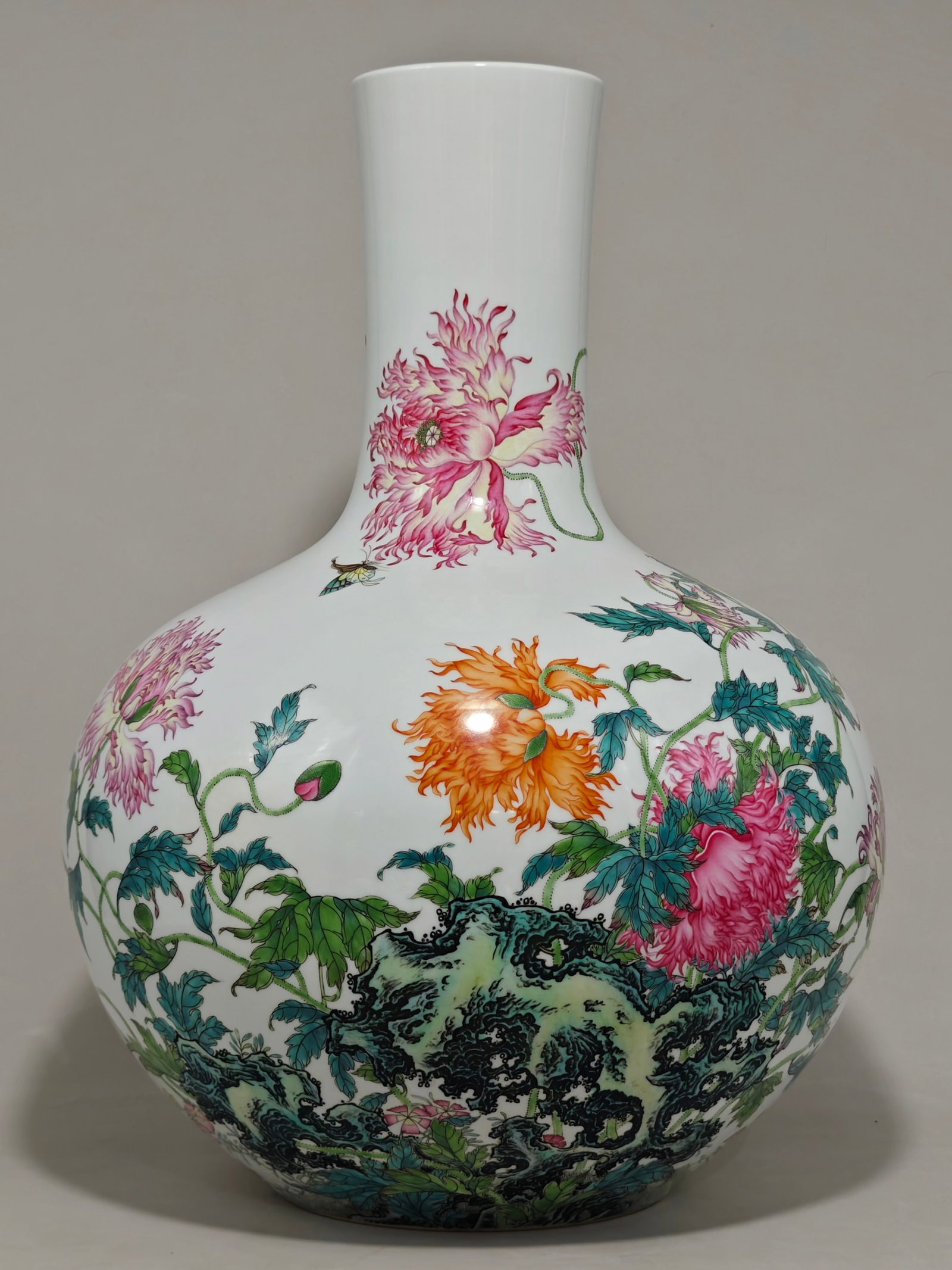 A Huge Enamel Flower and Butterfly Pattern Vase: A Huge Enamel Flower and Butterfly Pattern Vase,Qing Dynasty,China,Qianlong Six-character Mark,Size:20.5inx14.6in