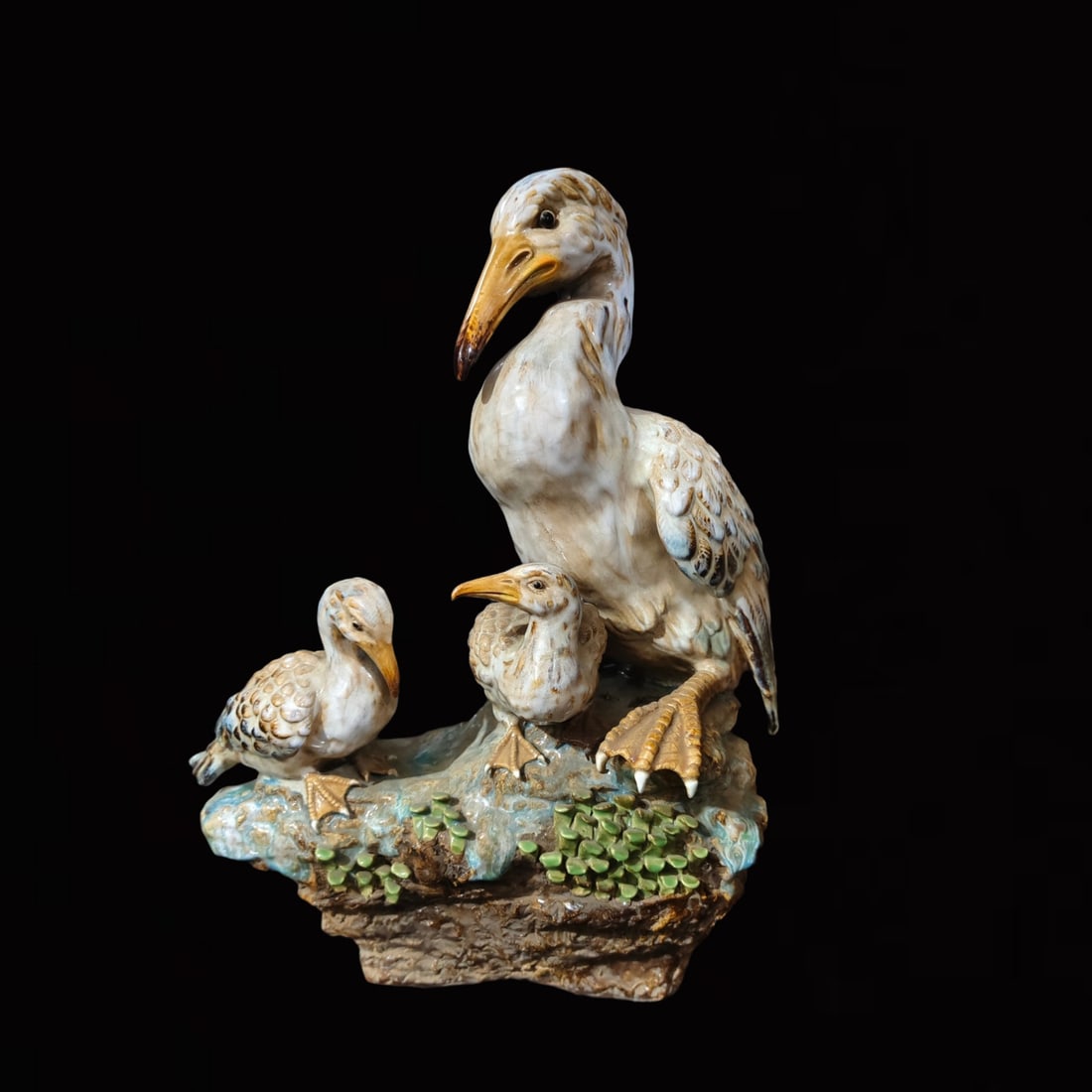 A Huge Shiwan yao Mandarin Duck Ornament: A Huge Shiwan yao Mandarin Duck Ornament,Qing Dynasty, China,Size:15.7inx9.8inx18.1in 石湾窑鸳鸯摆件,中国清代
