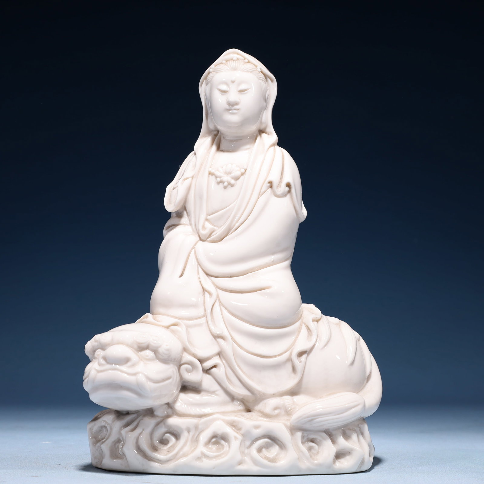 A Solemn Blance-De-Chine Statue of Manjusri: A Solemn Blance-De-Chine Statue of Manjusri Blance-De-Chine Statue of Manjusri,Ming Dynasty,China,He Chaozong Mark,Size:7.1inx3.9inx9.4in,Weight:1700g 德化瓷文殊菩&