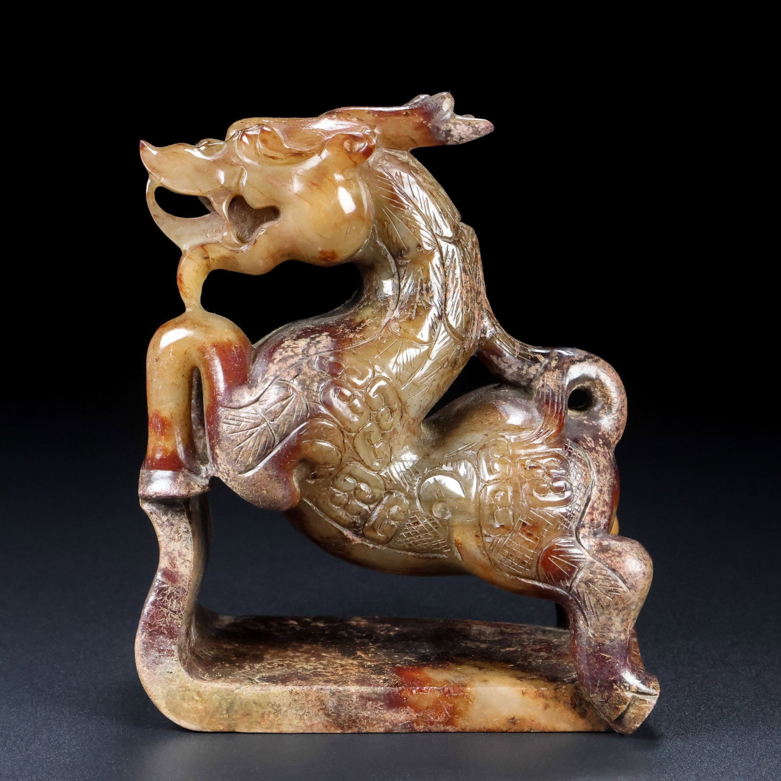 An Exquisite White Jade Auspicious Beast Ornament: An Exquisite White Jade Auspicious Beast Ornament,Qing Dynasty,China,with Mark,Size:5.1inx4.3inx2.8in,Weight:745g 白玉瑞兽摆件,中国清代,