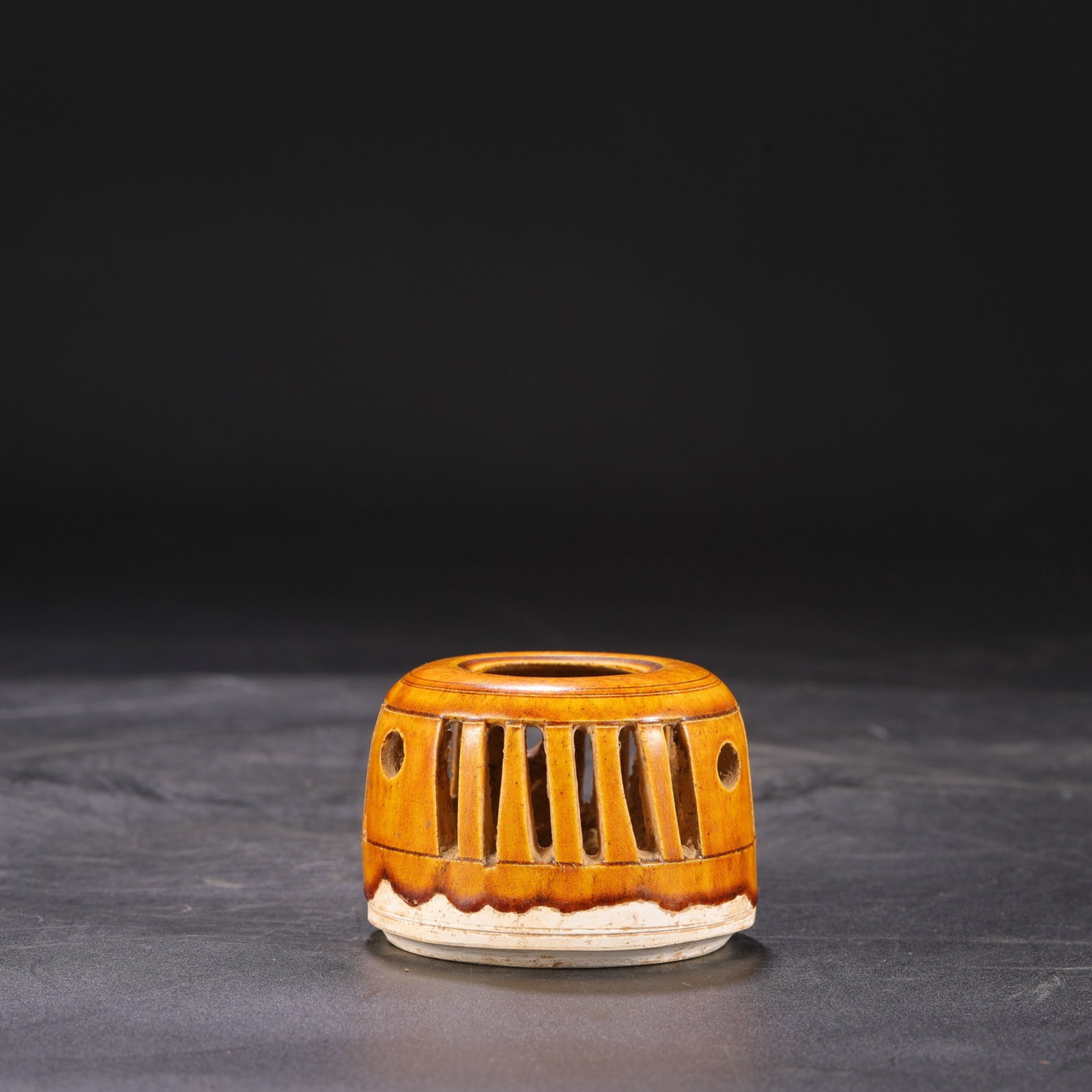 An Exquisite Gongxian yao Yellow Glazed Censer: An Exquisite Gongxian yao Yellow Glazed Censer,Tang Dynasty,China,Size:2.4inx3.1in 巩县窑黄釉香炉,中国唐代