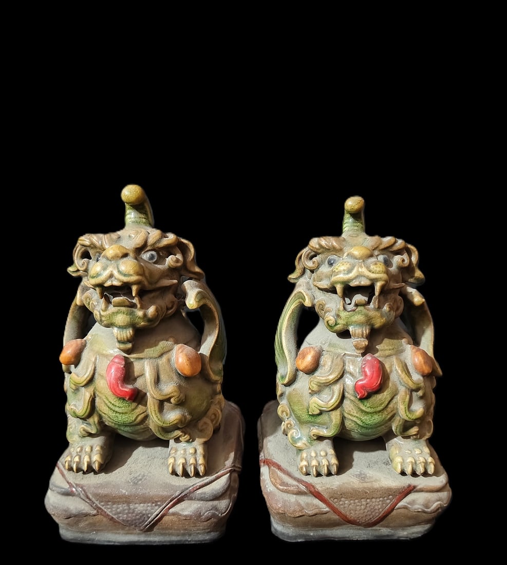 A Pair of Exquisite Shiwan yao Wealth-Attracting Creature Ornament: A Pair of Exquisite Shiwan yao Wealth-Attracting Creature Ornament,Qing Dynasty, China,Size:5.1inx4.7inx7.9in 一对石湾窑貔貅摆件,中国&