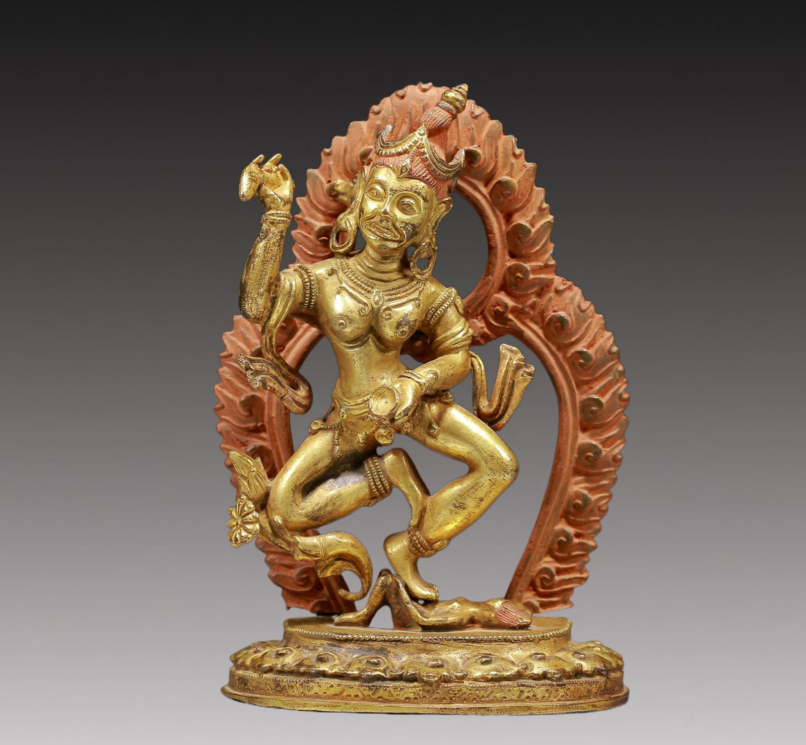 A Solemn Gilt Bronze Statue of Mammon: A Solemn Gilt Bronze Statue of Mammon,Ming Dynasty, China,Size:4.3inx2.4inx6.7in,Weight:1150g 铜鎏金财神像，明代