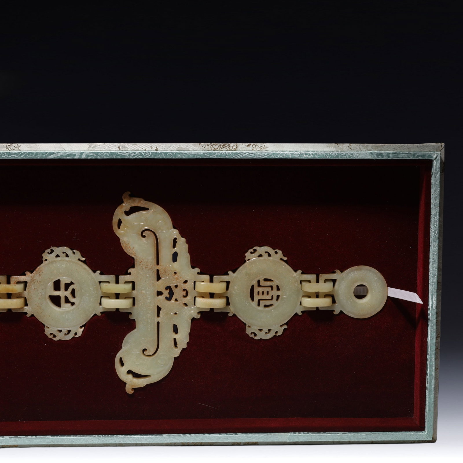 An Exquisite White Jade Dragon Pattern Pendant - 2