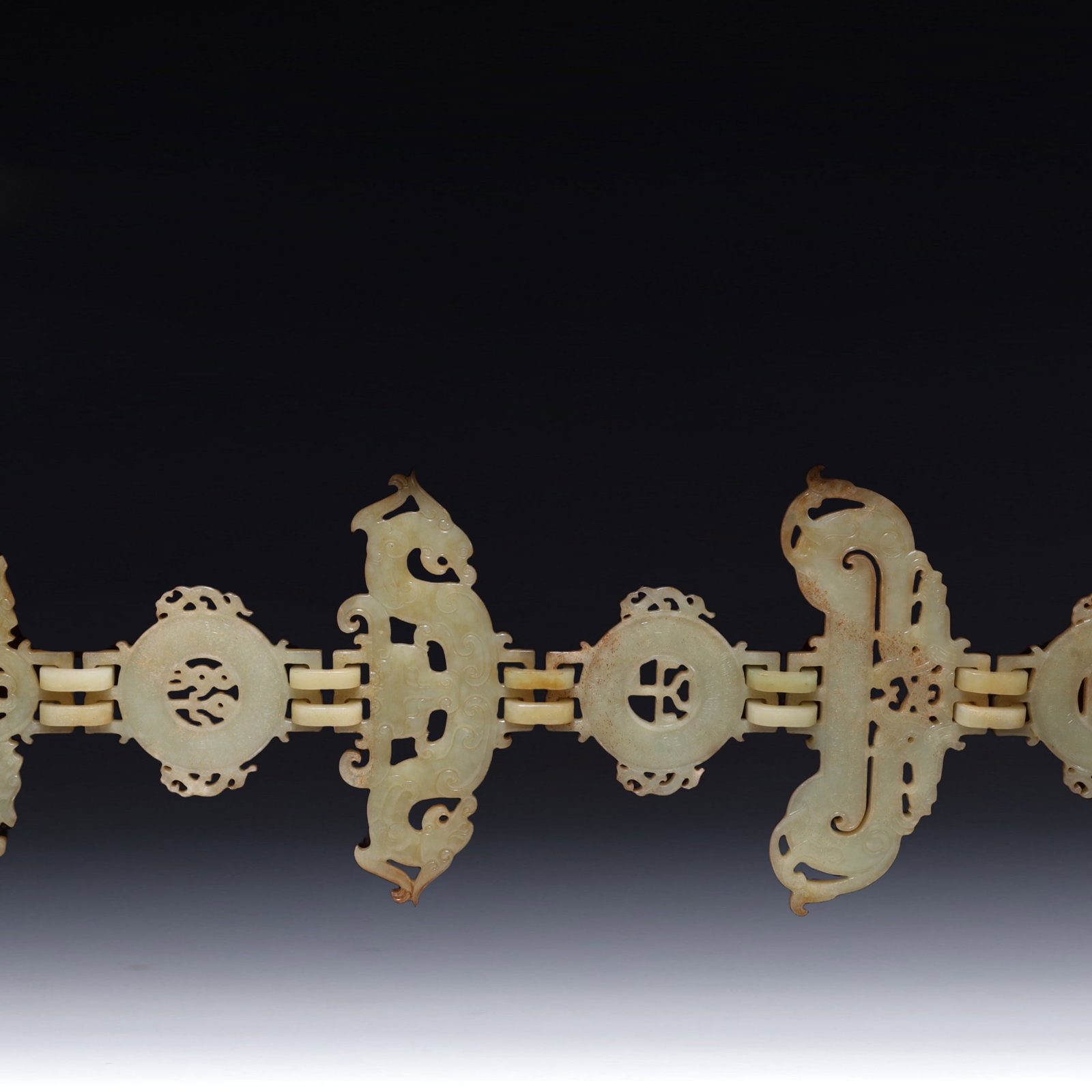 An Exquisite White Jade Dragon Pattern Pendant - 3